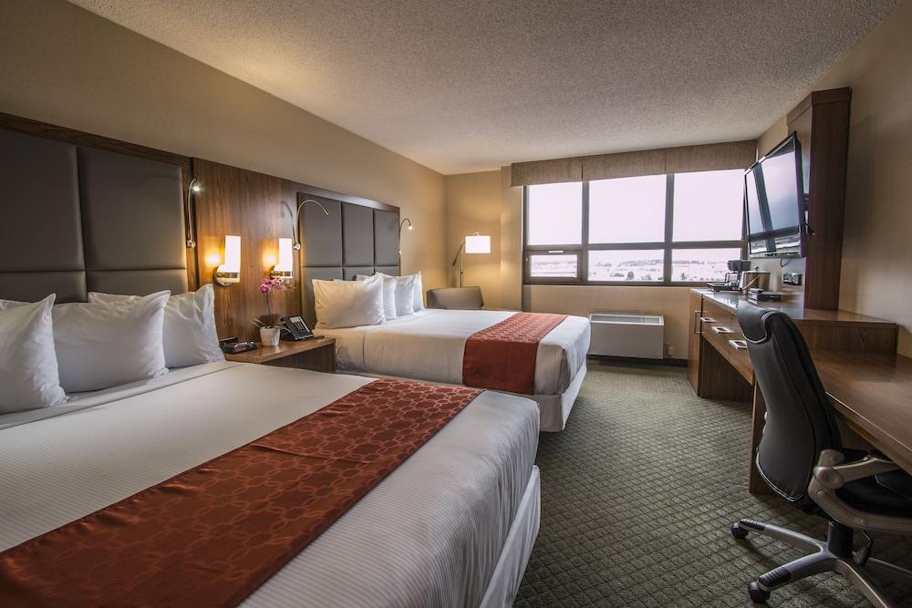 Ramada By Wyndham Northern Grand Hotel & Conference Centre Fort St. John Exterior foto